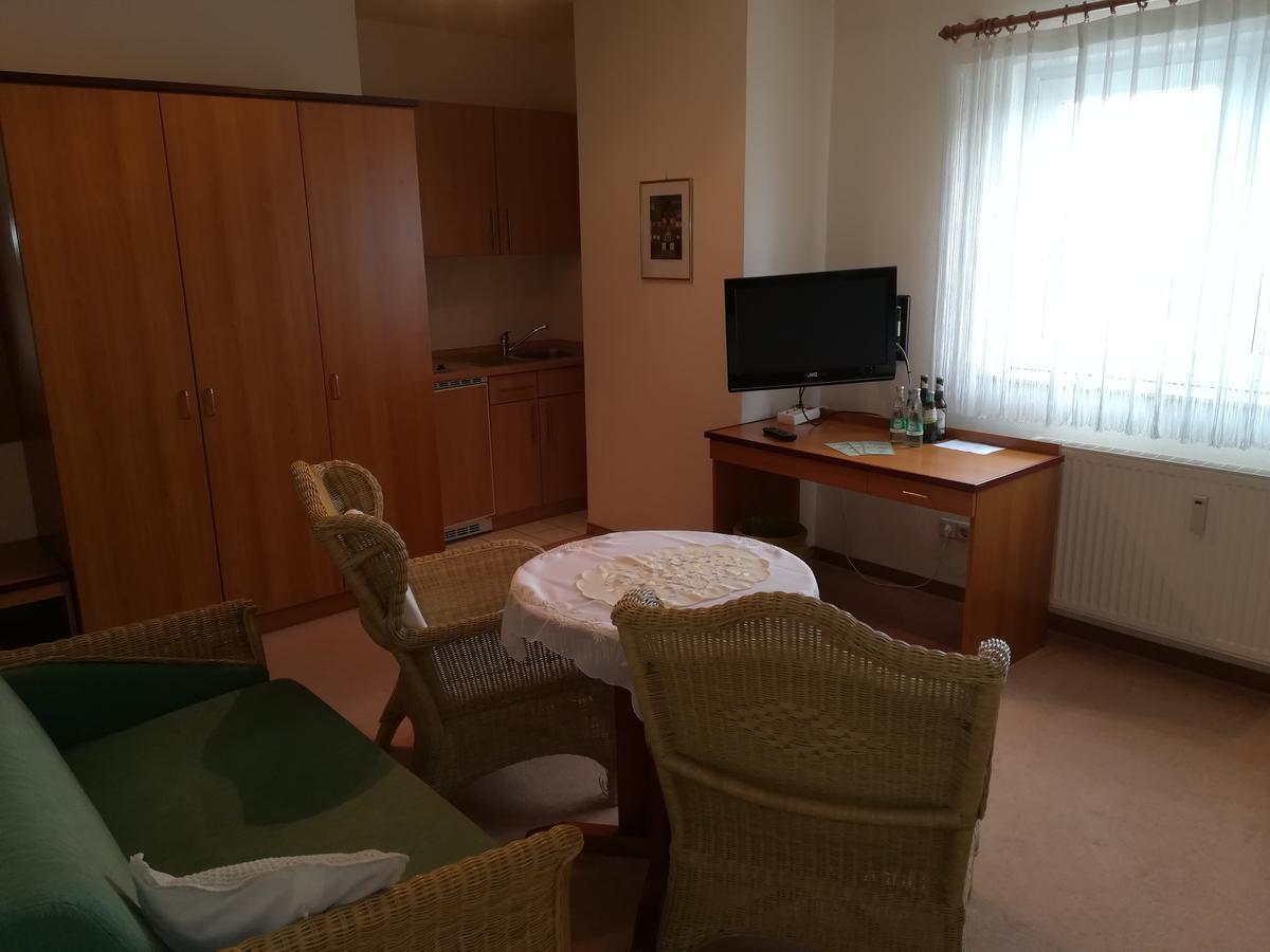 Weinbau & Pension "8Zeilen" Golk Esterno foto